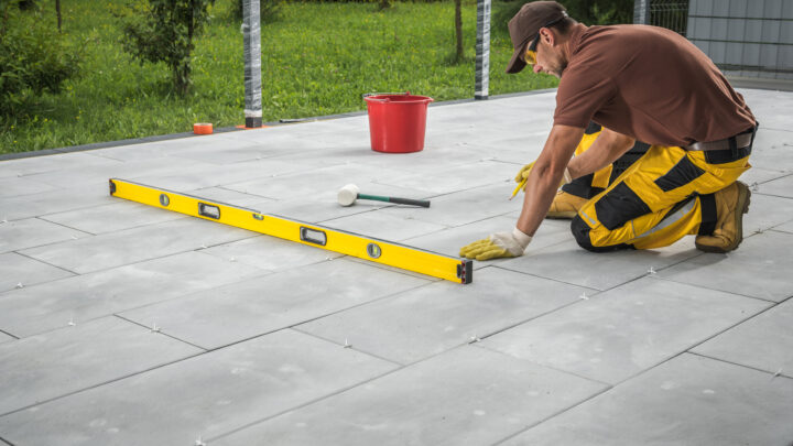 Terrasse selbst bauen: Eine Schritt-für-Schritt-Anleitung für ambitionierte Heimwerker